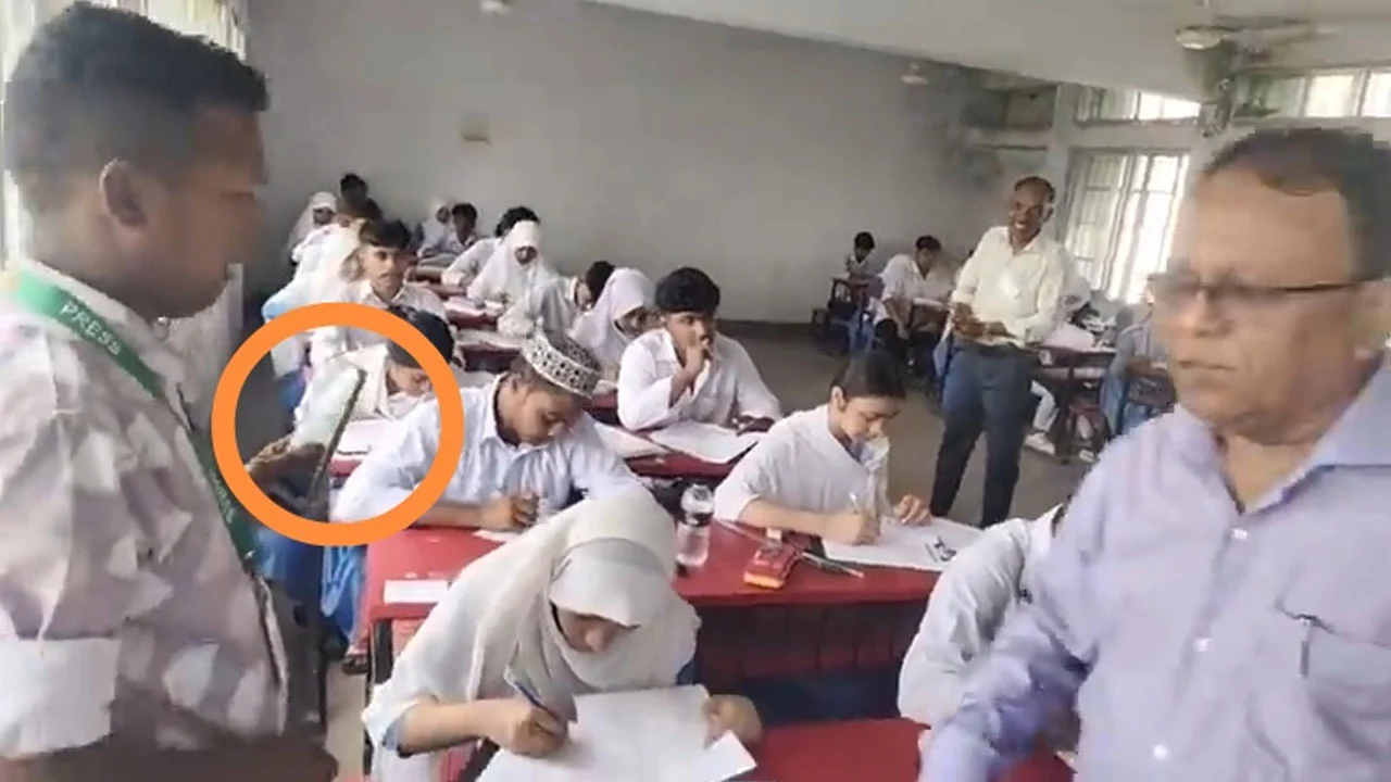 কুমিল্লায় পরীক্ষাকেন্দ্রে গিয়ে ফেসবুক লাইভ করলেন এমপি