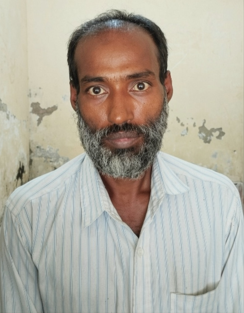 মাদকসেবীকে গণপিটুনি দিয়ে পুলিশে সোপর্দ