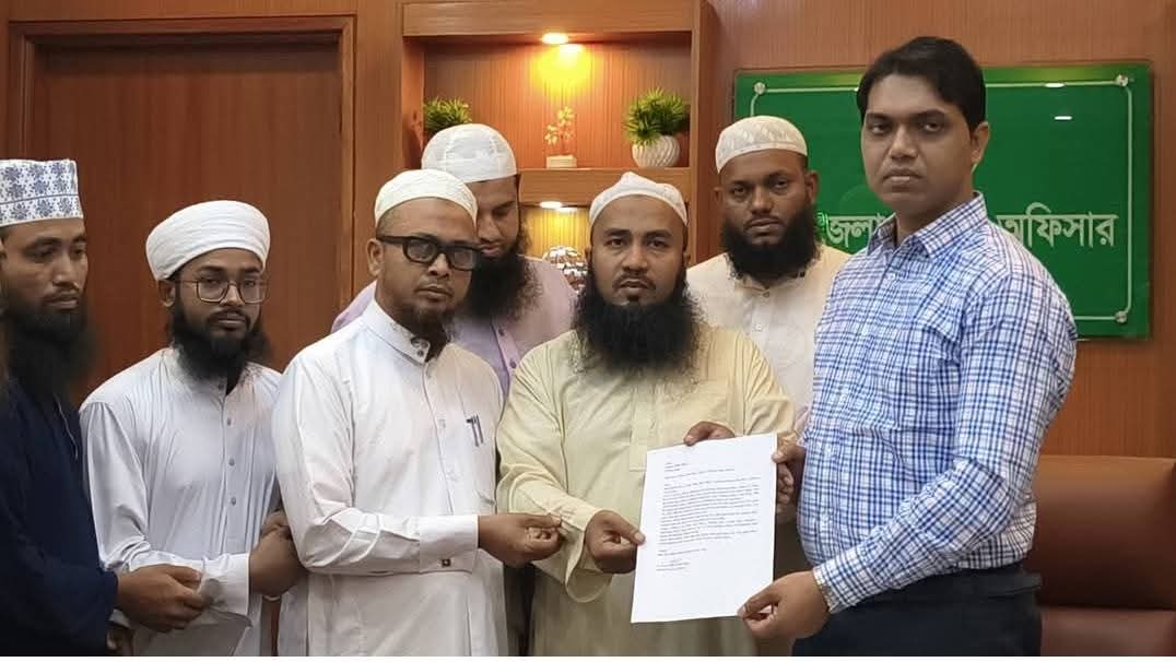 দেবীদ্বারে ইমামকে মারধর ও হেনস্তা