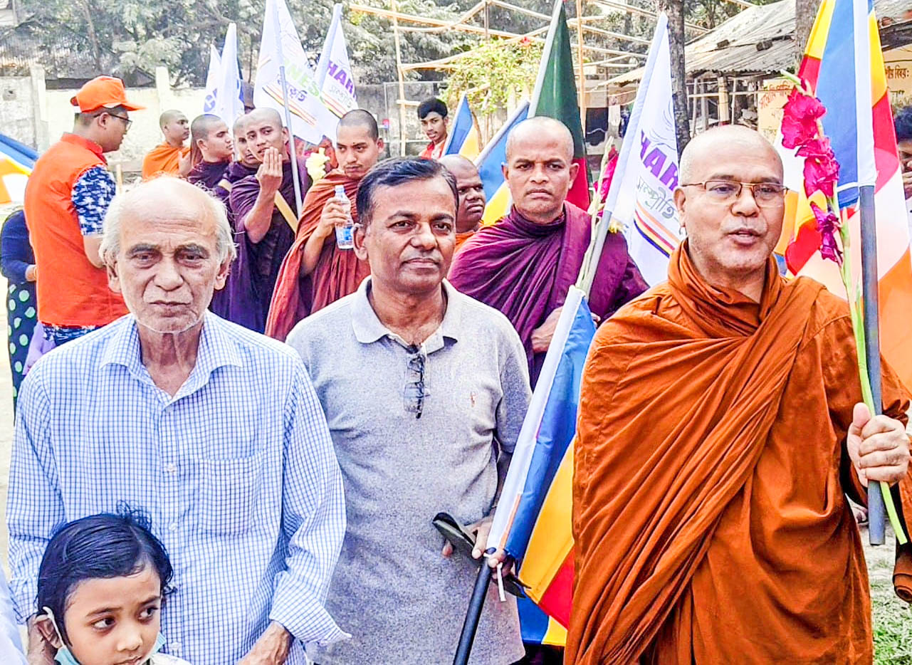 বৌদ্ধ ভিক্ষুদের শান্তি-সম্প্রীতির পদযাত্রা