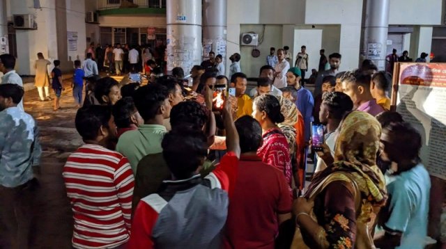 হাসপাতালের কক্ষে আগুন, সরিয়ে নেওয়ার সময় ২ রোগীর মৃত্যু