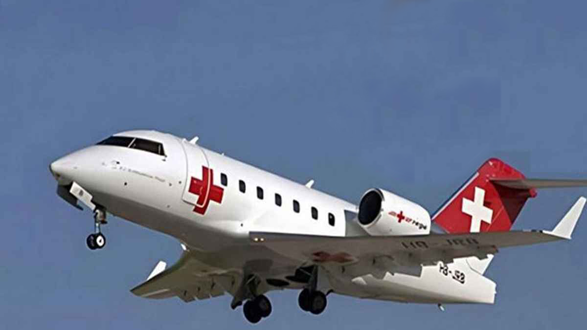 উন্নত চিকিৎসার জন্য ওসমান হাদিকে নিয়ে সিঙ্গাপুরের উদ্দেশে যাচ্ছে এয়ার অ্যাম্বুলেন্স