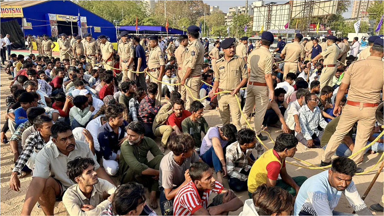 ভারতের গুজরাটে ১ হাজারের বেশি বাংলাদেশি গ্রেপ্তার
