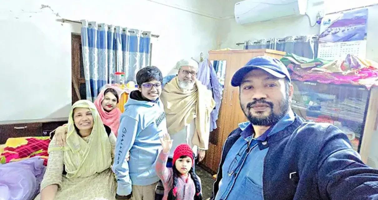 প্রাইভেটকার নিয়ন্ত্রণ হারিয়ে গাছের সঙ্গে ধাক্কা, একই পরিবারের নিহত ৩