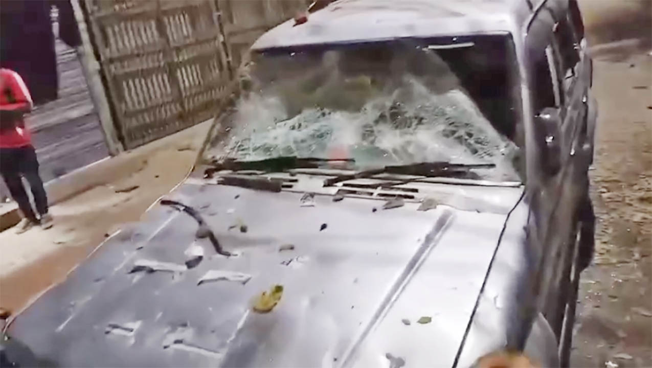 প্রচারণার প্রথম দিনে হোমনায় স্বতন্ত্র প্রার্থীর  প্রচারনায় বাধা, গাড়ি ভাঙচুর, আহত ১০