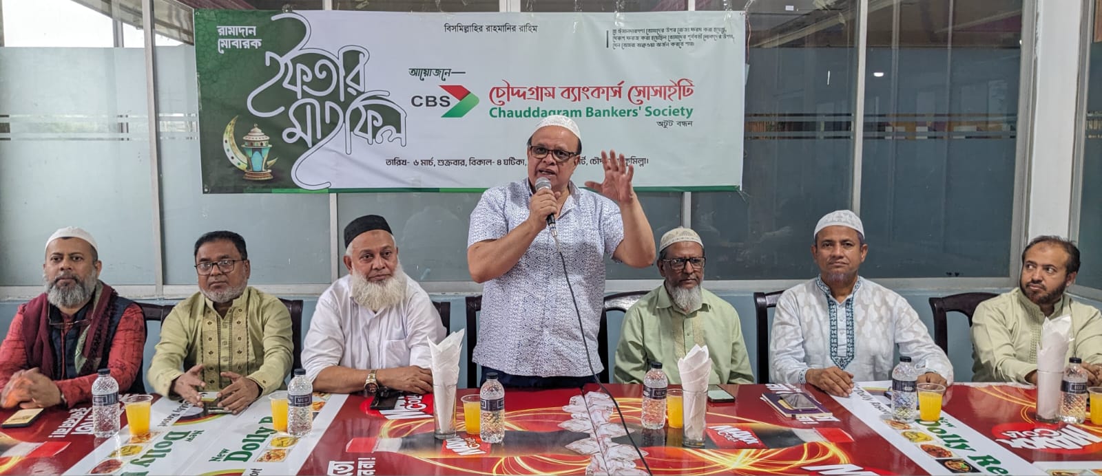 চৌদ্দগ্রামে সুবিধা বঞ্চিতদের মাঝে ঈদ উপহার ও সেলাই মেশিন বিতরণ