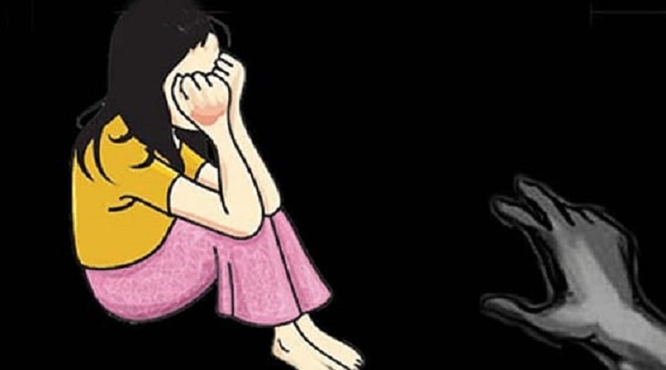 দাউদকান্দিতে শিশু নির্যাতনের পর স্বর্ণ ছিনিয়ে নেওয়ার অভিযোগ