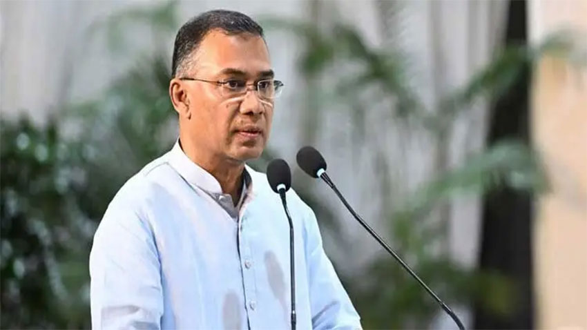 ‘চলেন যুদ্ধে যাই’, বাড়ির দরজা খুলে বললেন প্রধানমন্ত্রী