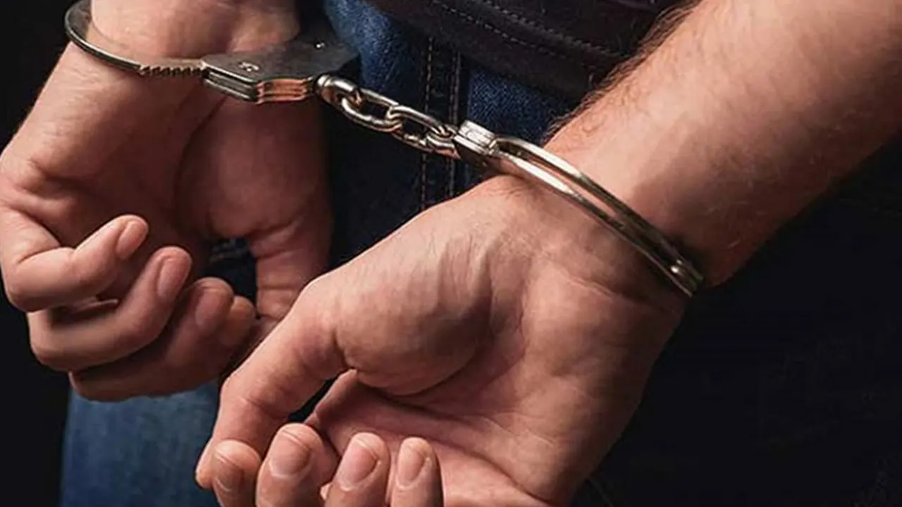 দাউদকান্দিতে বৈষম্যবিরোধী নেতা গ্রেপ্তার