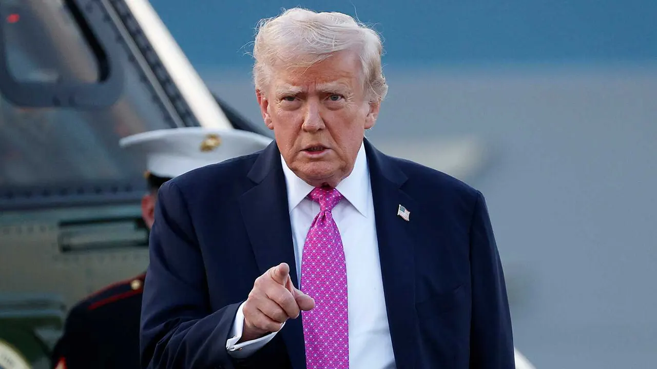 ইরানে আজ ‘কঠোর আঘাত হানা হবে’: ট্রাম্প