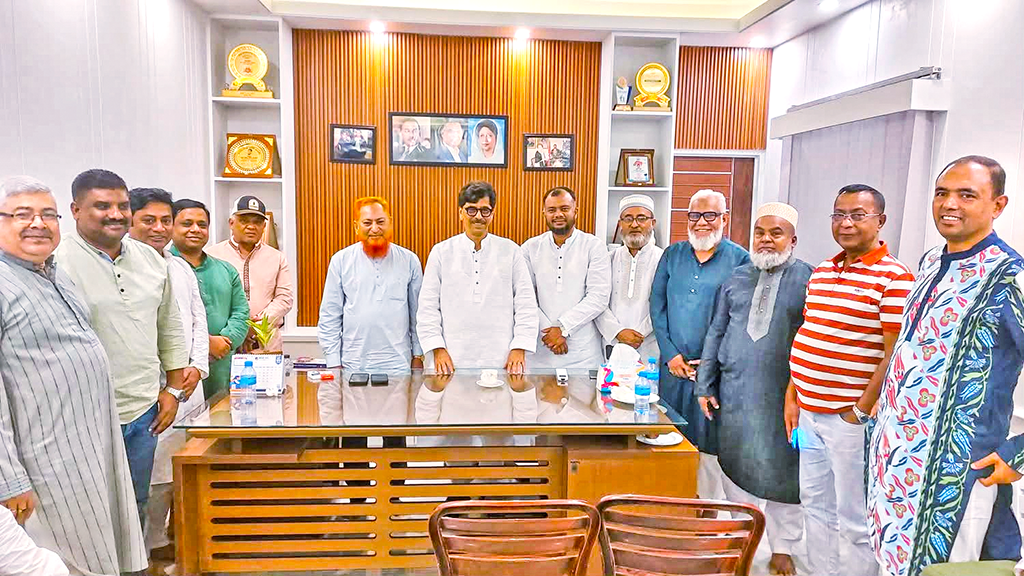 কৃষিমন্ত্রীর সঙ্গে সাক্ষাৎ করেছেন কুমিল্লা সমবায় ব্যাংকের চেয়ারম্যান কাজী নাজমুস সা’দাত
