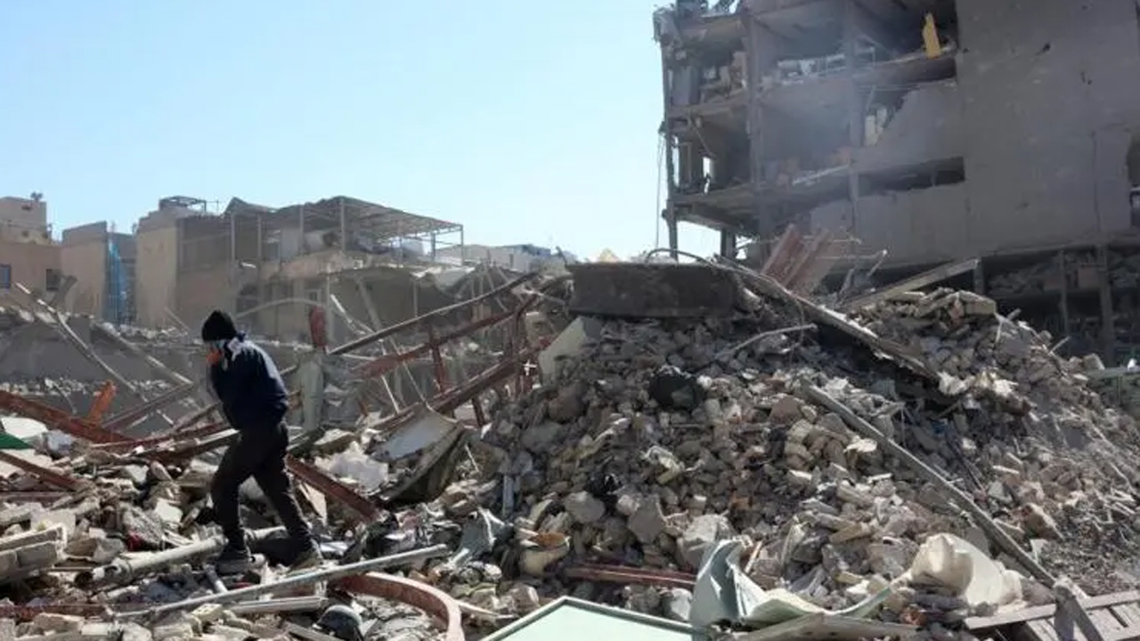 মার্কিন ও ইসরায়েলি হামলায় ইরানে বিপুল বেসামরিক ভবন ধ্বংস