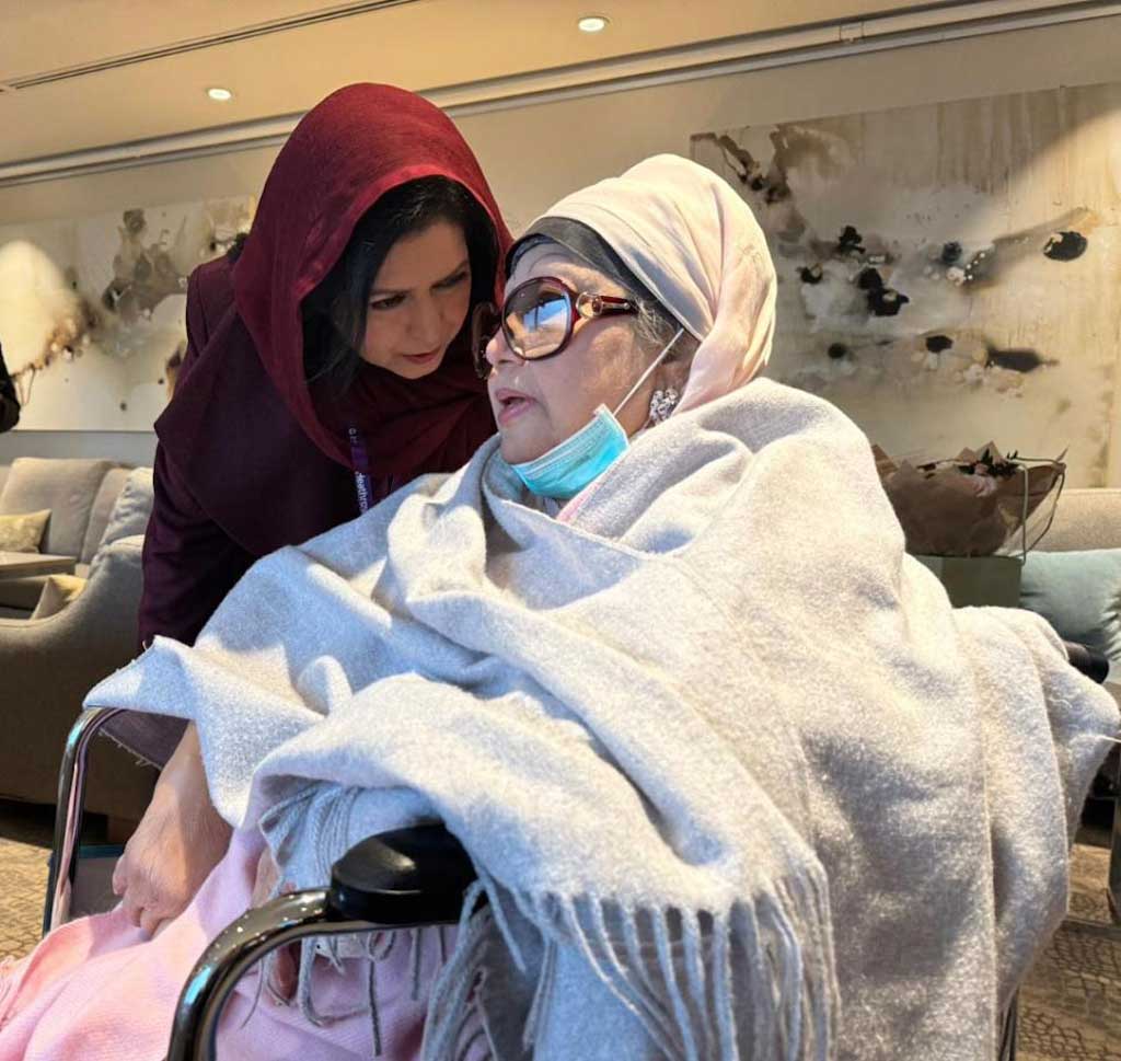 খালেদা জিয়াকে লন্ডনে নেওয়ার প্রস্তুতি, চিকিৎসকসহ মোট ১৪ জন সদস্য থাকবেন