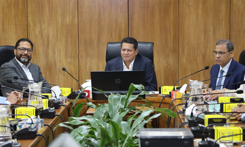 মন্ত্রণালয়ের কর্মকর্তাদের সঙ্গে গৃহায়ণ ও গণপূর্ত মন্ত্রী এবং প্রতিমন্ত্রীর মতবিনিময়