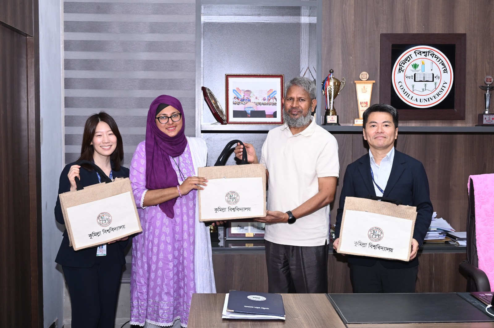 কুমিল্লা বিশ্ববিদ্যালয় পরিদর্শন করেন জাইকা প্রতিনিধি দল