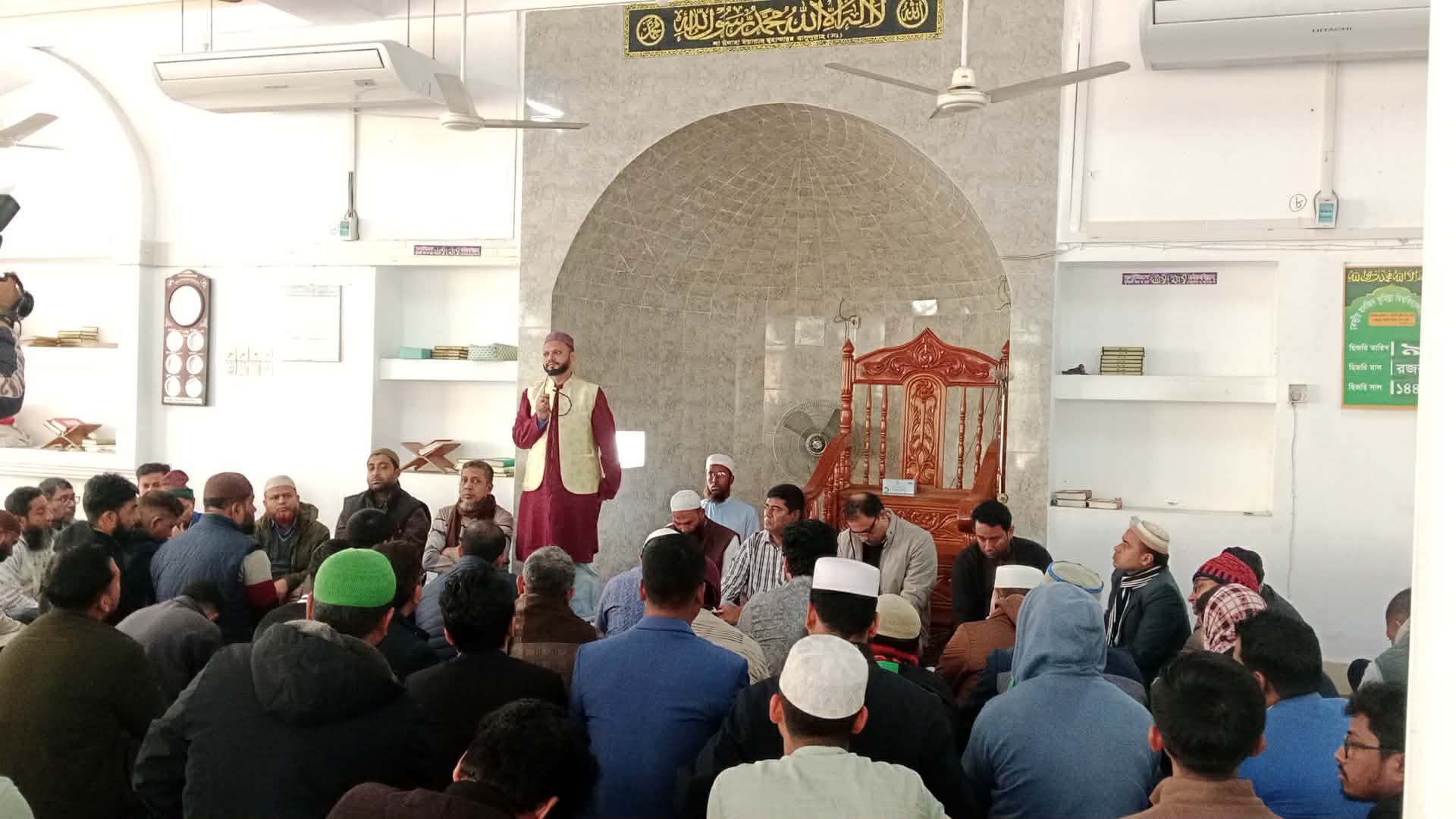 কুমিল্লা বিশ্ববিদ্যালয়ে বেগম খালেদা জিয়ার আত্মার মাগফেরাত কামনায় দোয়া