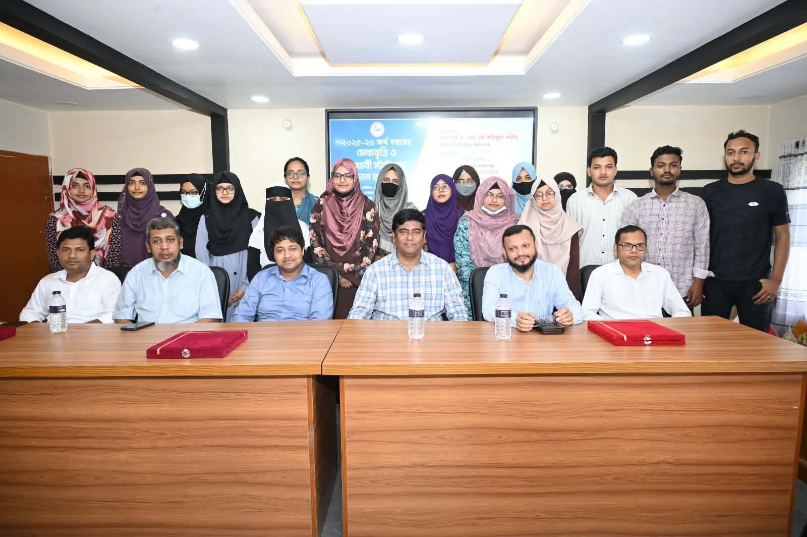 কুমিল্লা বিশ্ববিদ্যালয়ে ২৫৭ জন শিক্ষার্থীকে মেধাবৃত্তি প্রদান