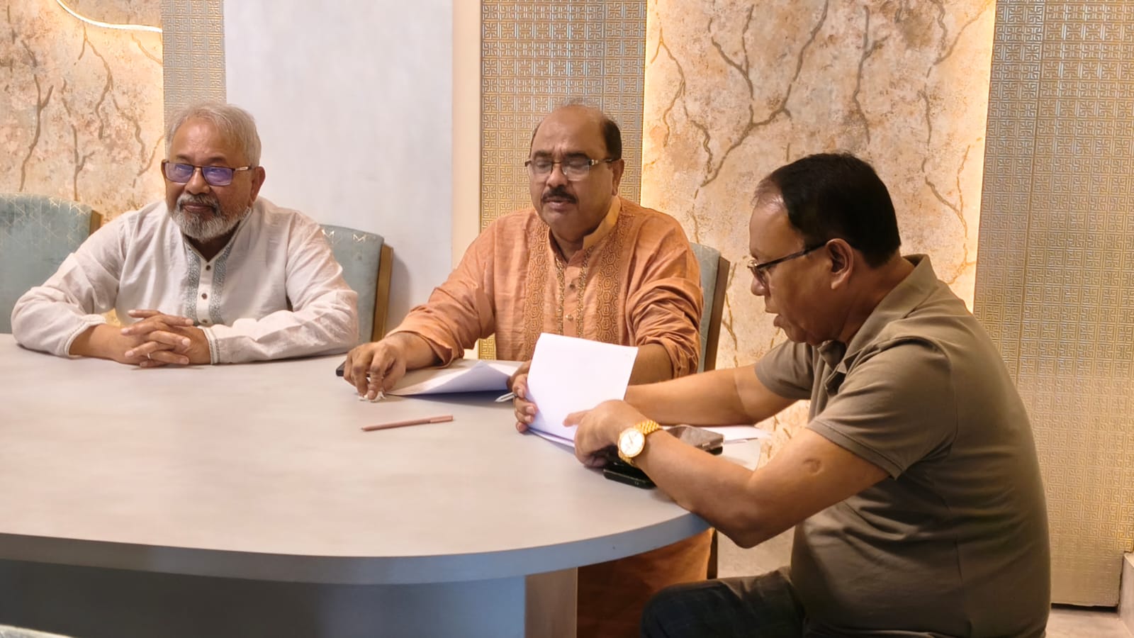 দেবীদ্বার উপজেলা বিএনপি দলীয় ইউপি চেয়ারম্যান প্রার্থী বাছাই নিয়ে মতবিনিময়
