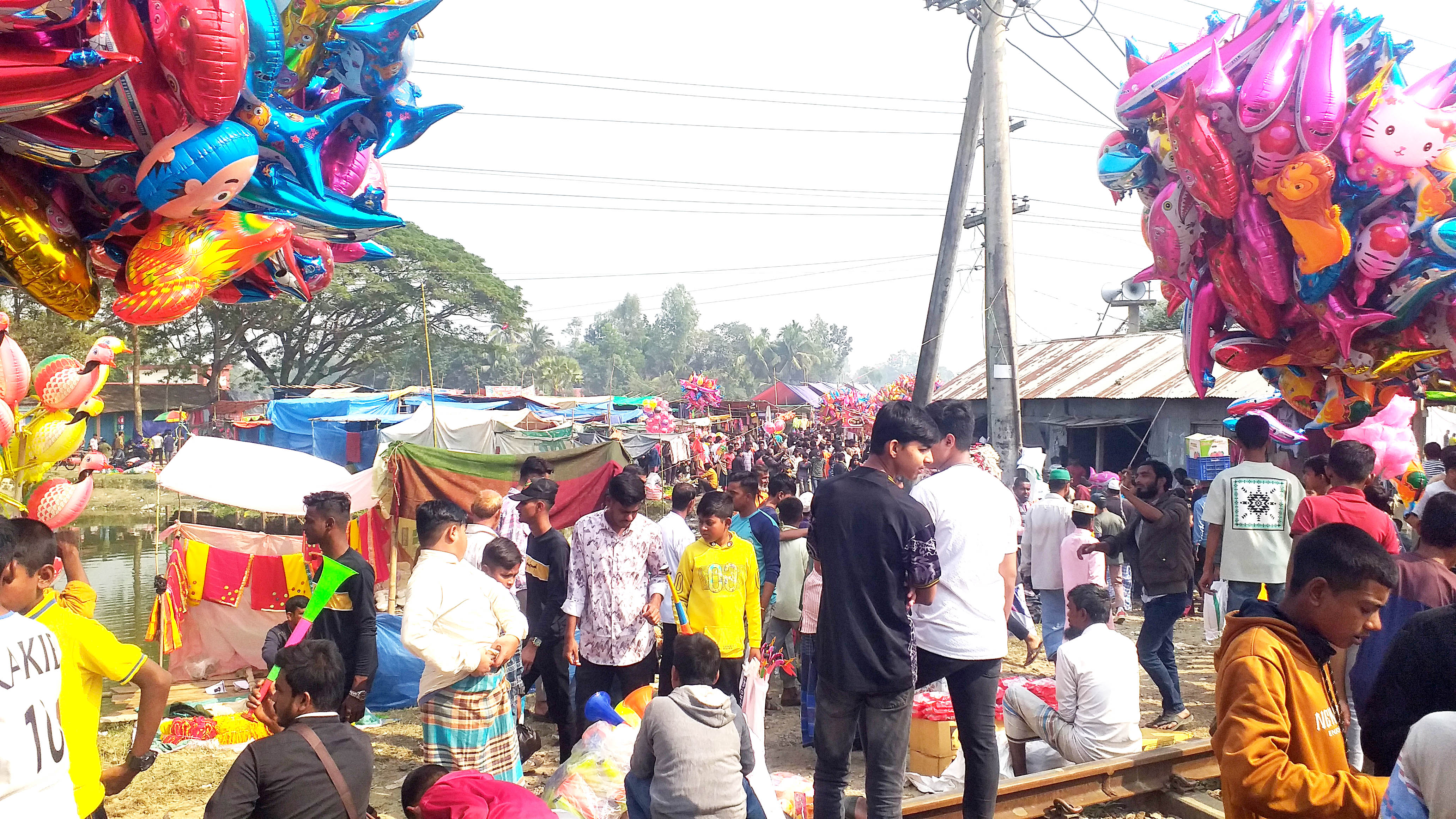 শত বছরেও হারায়নি জৌলুস, সমাগম লক্ষাধিক