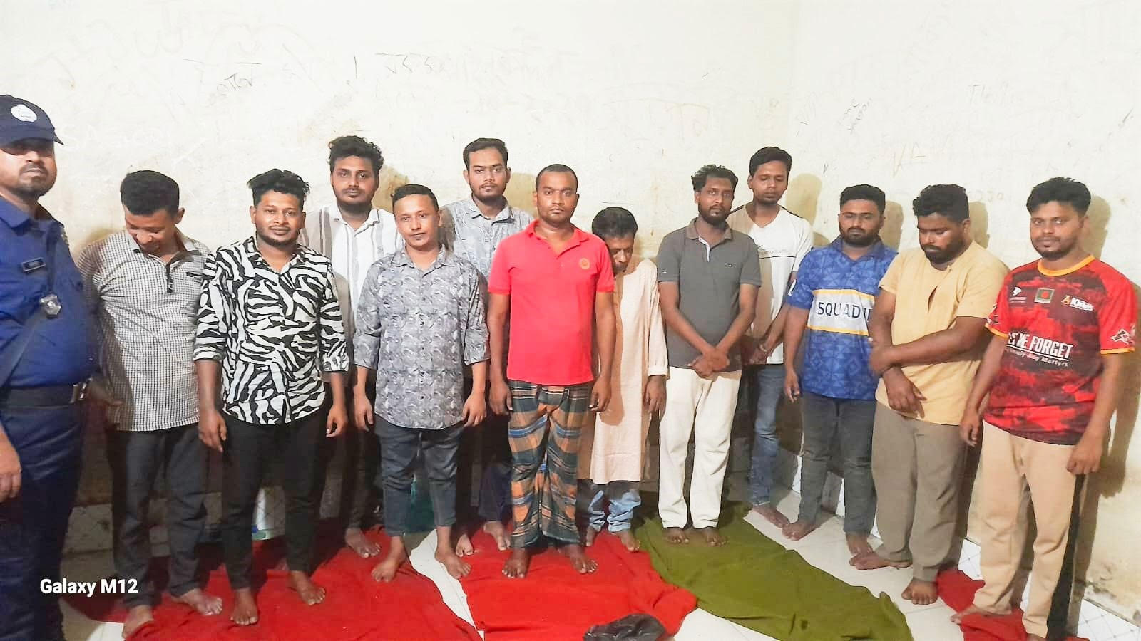 কুমিল্লায় ৪০ সেকেন্ডের ঝটিকা মিছিল, গ্রেপ্তার ১২