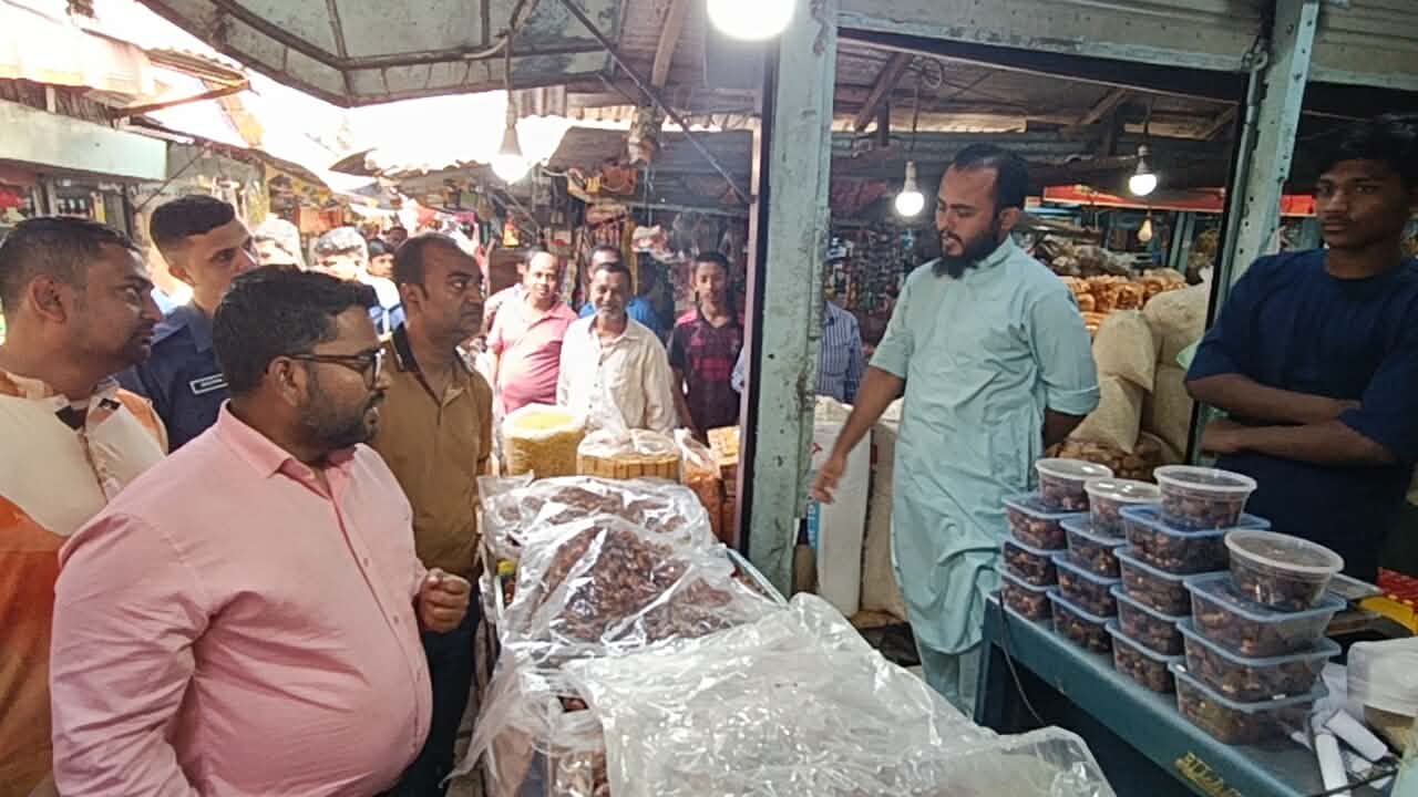 কুমিল্লায় অভিযানে ৫ প্রতিষ্ঠানকে জরিমানা