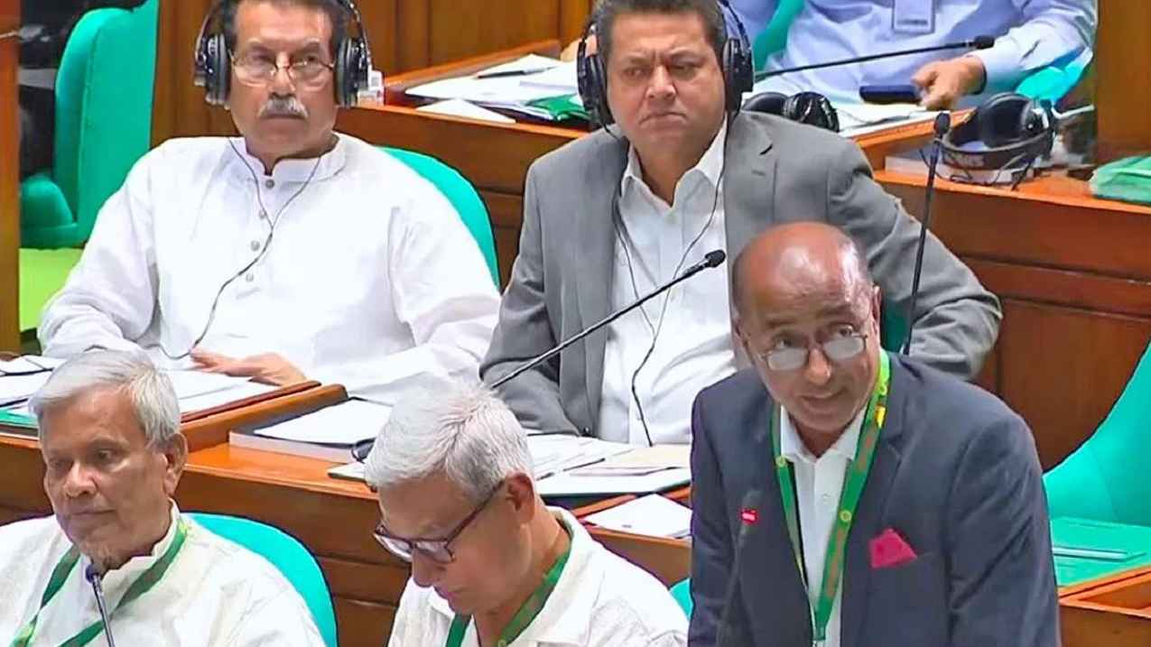 সংবিধান সংশোধনে বিশেষ কমিটি গঠনে উদ্যোগ নিয়েছে সরকারি দল: আইনমন্ত্রী