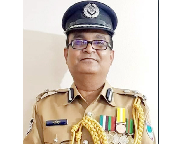 সাবেক ডিআইজি একেএম নাহিদুল ইসলাম গ্রেপ্তার