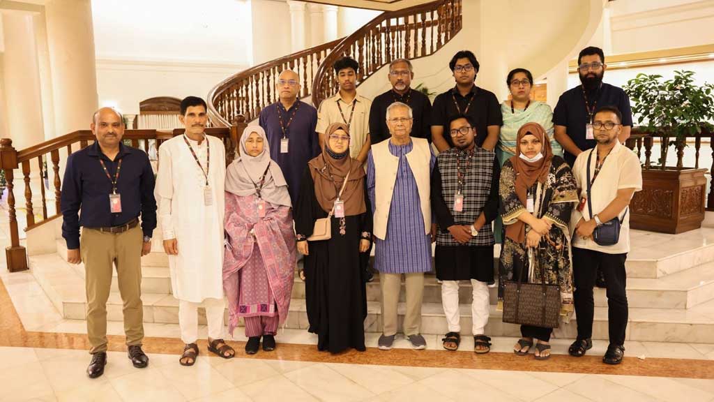 মাইলস্টোনের ৩ শিক্ষক চিরস্মরণীয় হয়ে থাকবেন : প্রধান উপদেষ্টা