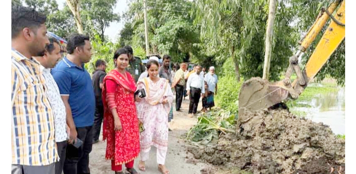 মনোহরগঞ্জে জলবদ্ধতা নিরসনে  অবৈধ বাঁধ ও স্থাপনা অপসারণ