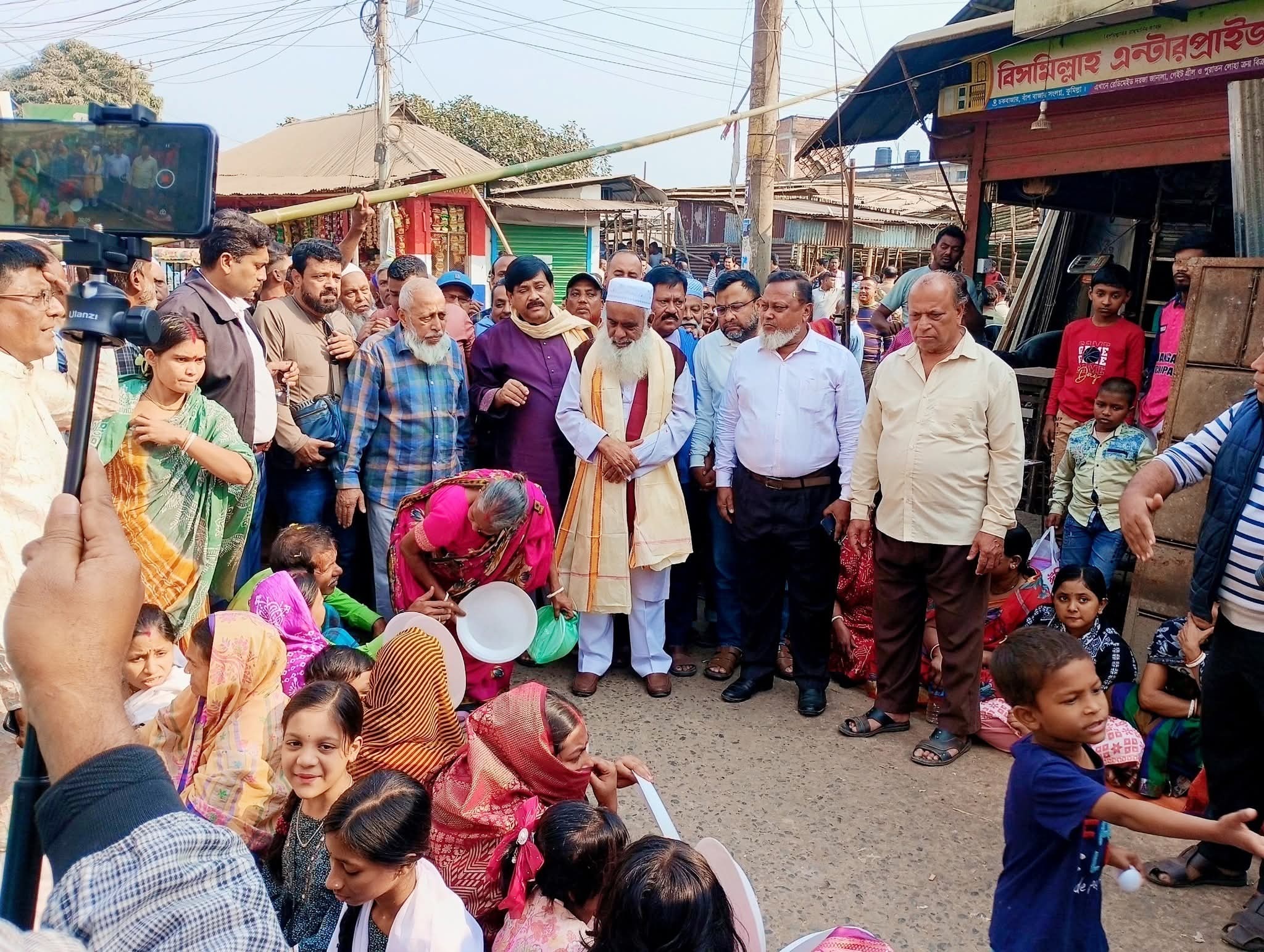 সনাতন ধর্মাবলম্বীদের সঙ্গে মনিরুল হক চৌধুরীর শুভেচ্ছা বিনিময়