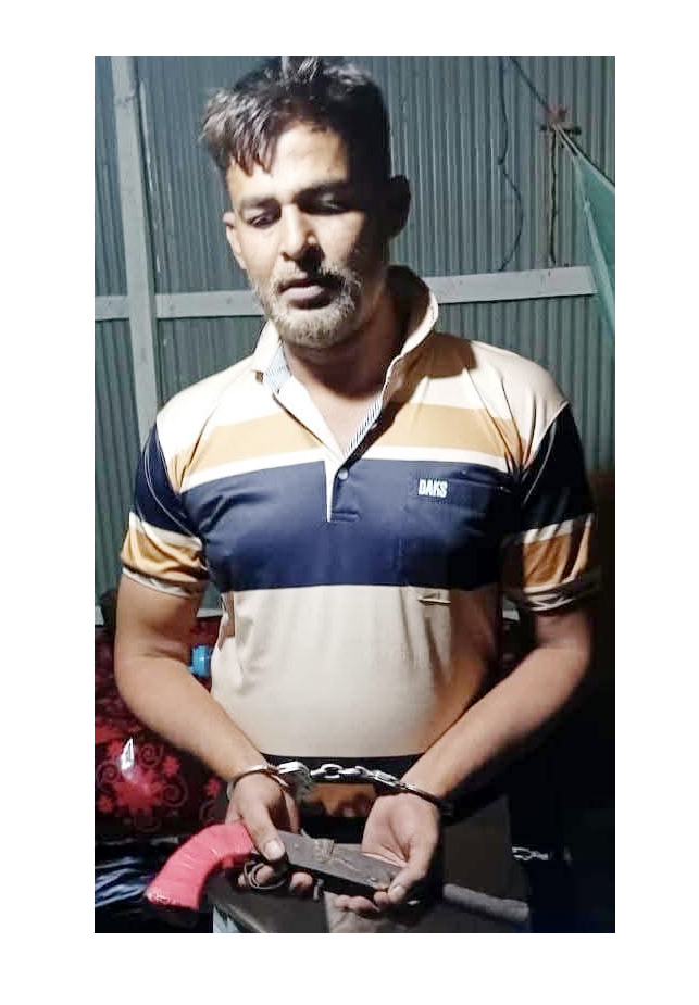 যৌথবাহিনীর অভিযানে অস্ত্রসহ যুবদল নেতা আটক