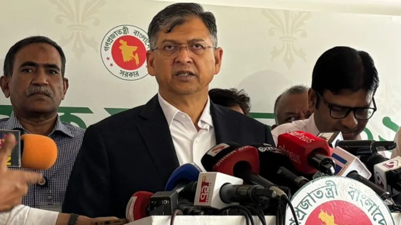 অবৈধ অস্ত্র উদ্ধারে ডিসিদের তৎপর হওয়ার নির্দেশ স্বরাষ্ট্রমন্ত্রীর