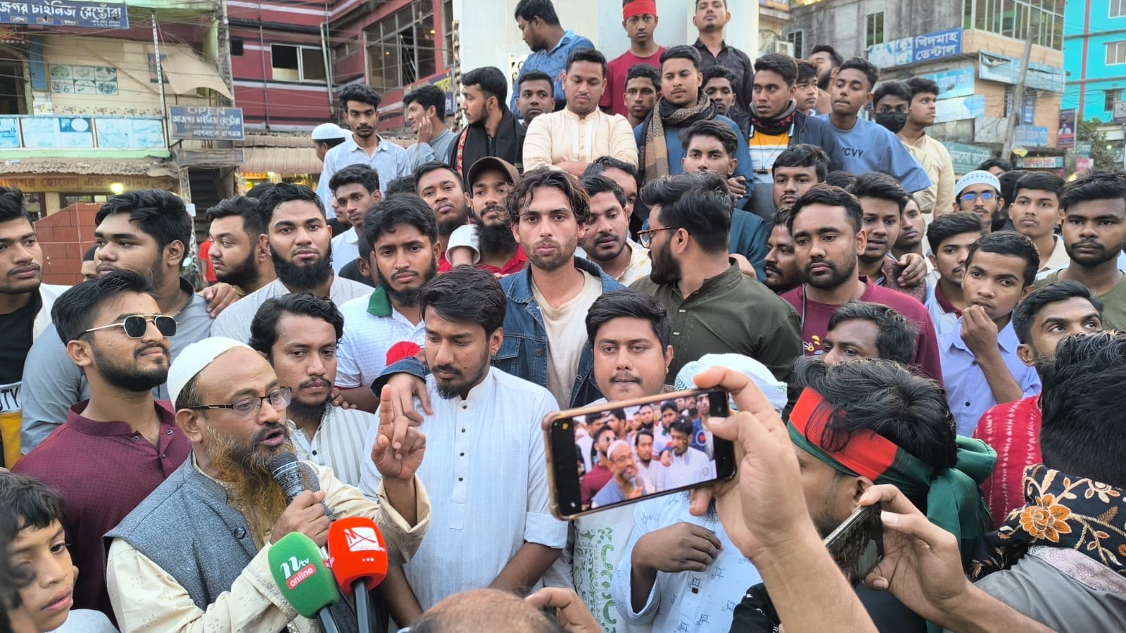 ওসমান হাদিকে হত্যার প্রতিবাদে দেবীদ্বারে বিক্ষোভ মিছিল