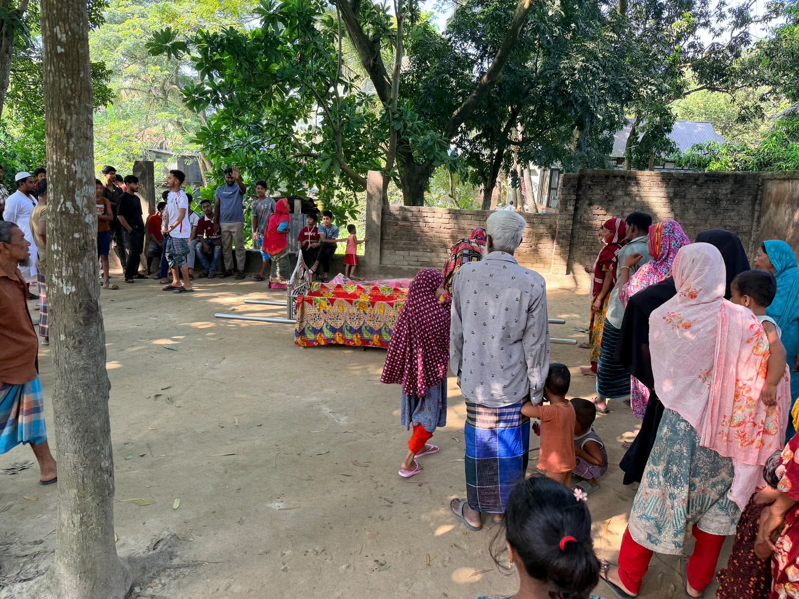 প্রাতঃভ্রমণে বেরিয়ে গাড়িচাপায় স্বামী-স্ত্রী নিহত