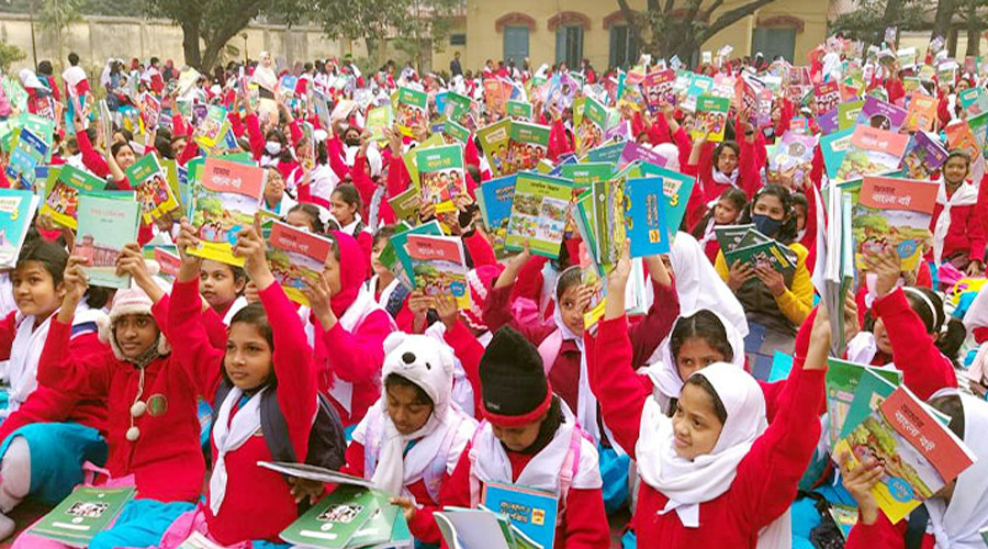 প্রাথমিকের শতভাগ শিক্ষার্থীর হাতে বই পৌঁছেছে: উপদেষ্টা