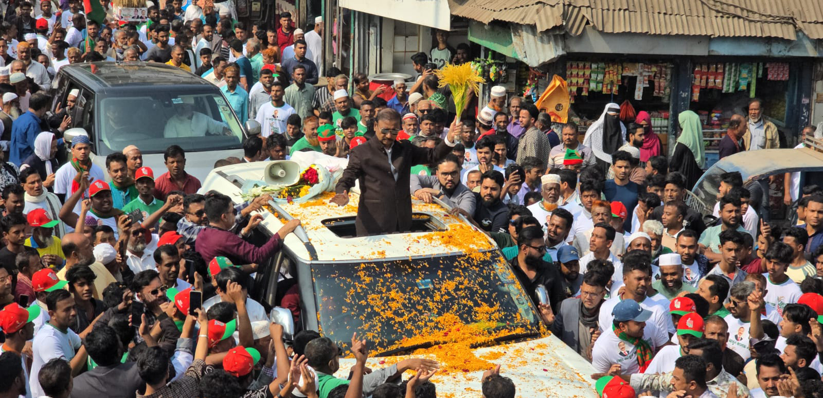 প্রচারণায় নেমেছেন কুমিল্লা-৯ আসনের ধানের শীষের প্রার্থী আবুল কালাম