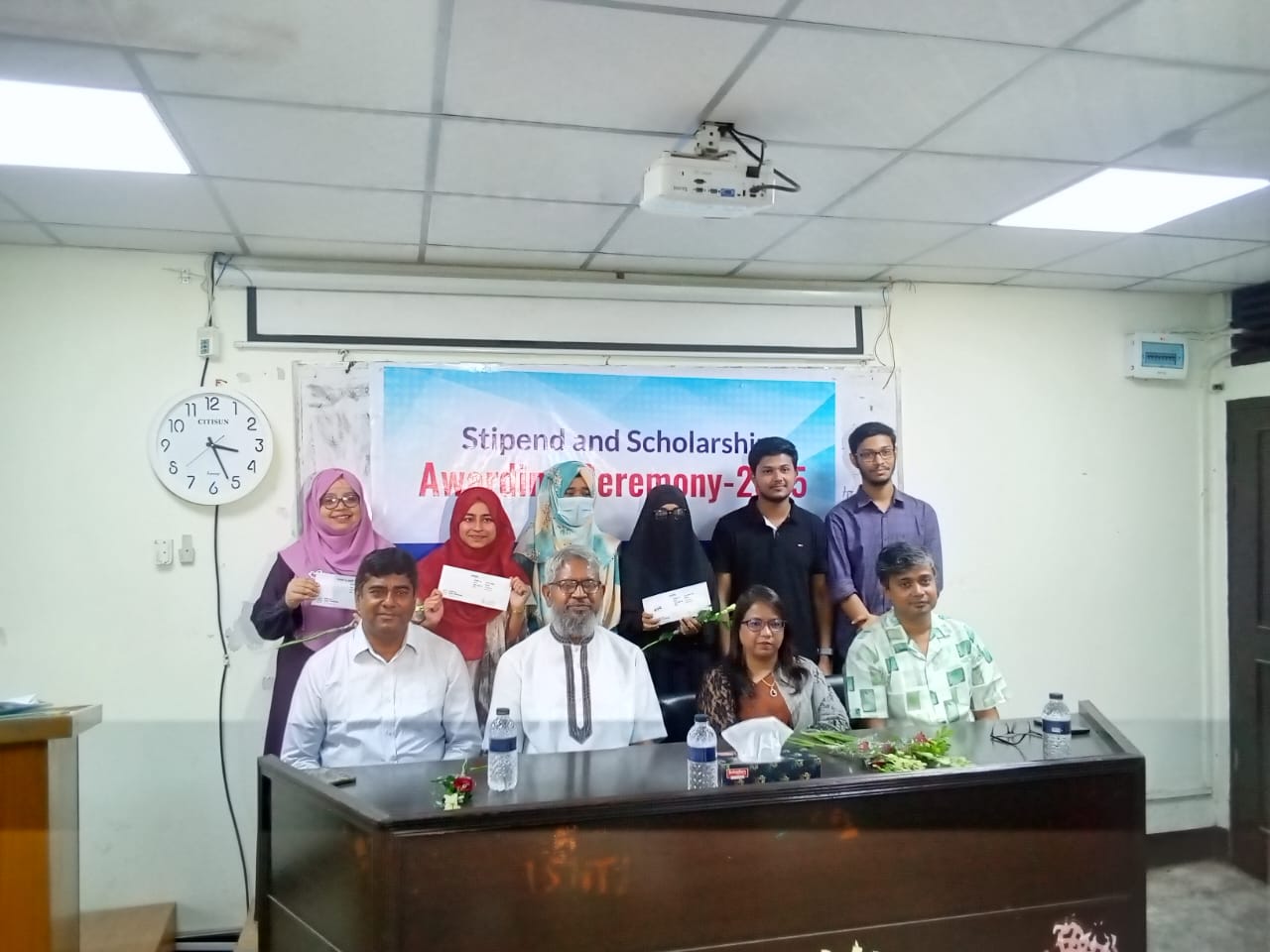 কুমিল্লা বিশ্ববিদ্যালয়ের কলা ও মানবিক অনুষদের মেধাবী ও অসচ্ছল শিক্ষার্থীদের বৃত্তি প্রদান