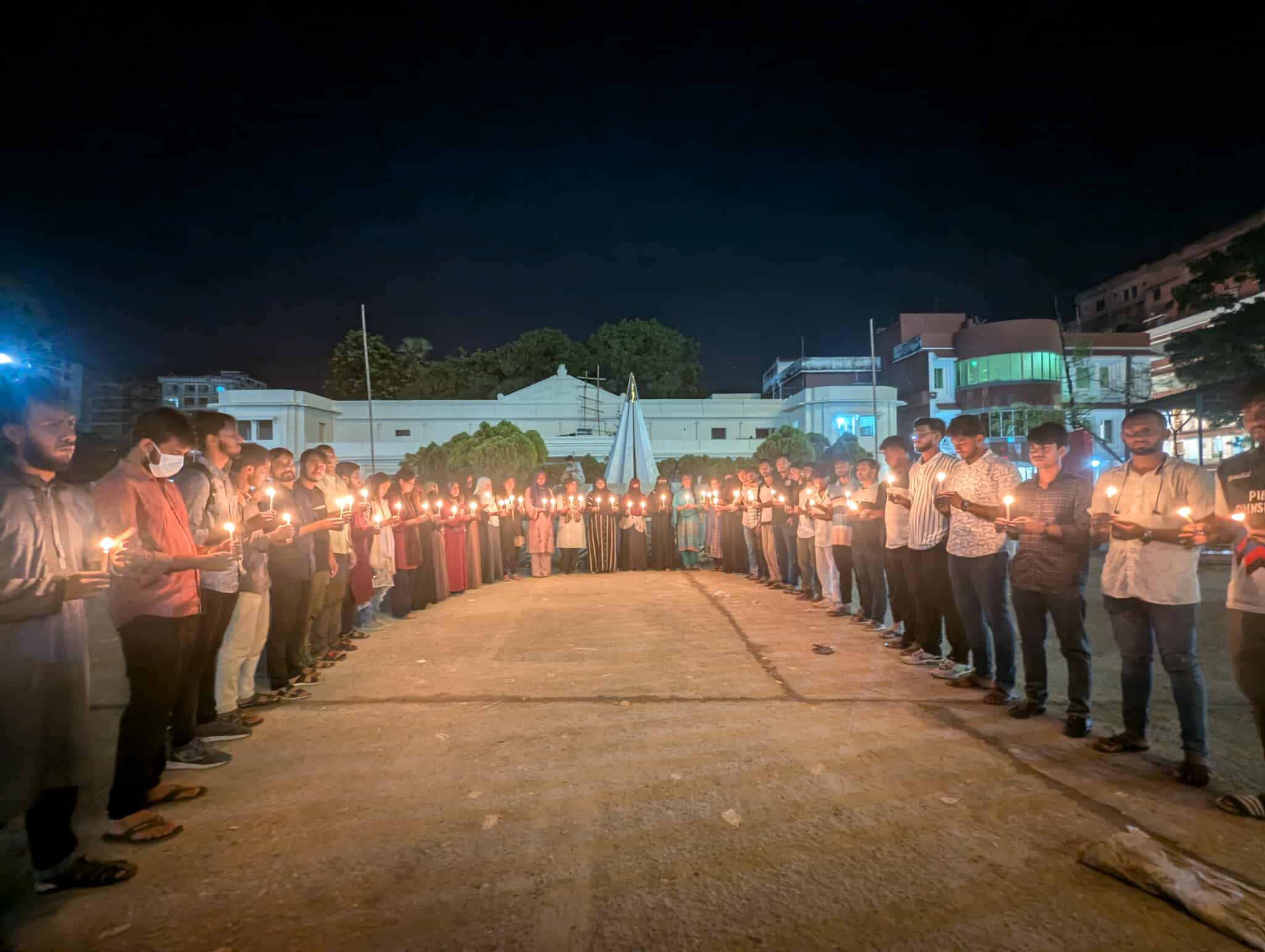 কুমিল্লা বিশ্ববিদ্যলয়ের  শিক্ষার্থী ও মা হত্যাকাণ্ড; আসামির ফাঁসির দাবি