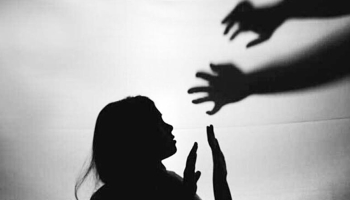 দাউদকান্দিতে ভুট্টাখেতে শিশুকে নির্যাতন ও স্বর্ণ ছিনতাইয়ের ঘটনায় গ্রেপ্তার ১