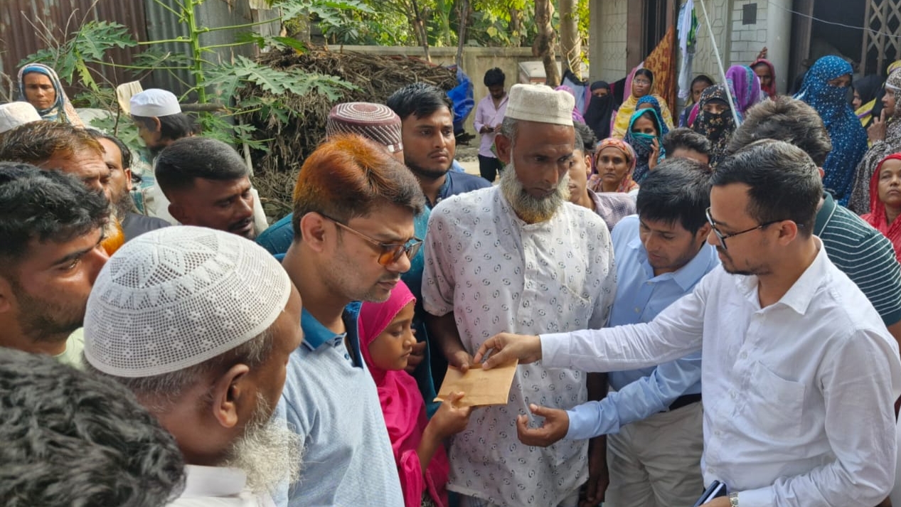 ক্ষতিগ্রস্তদের ১ লাখ টাকা আর্থিক সহায়তা