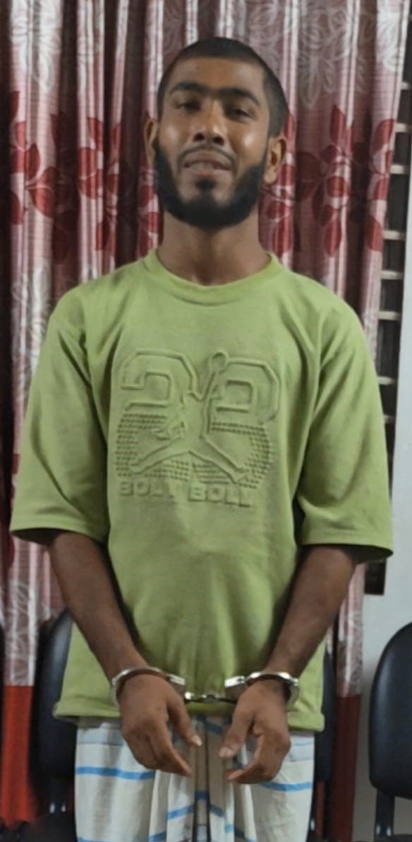 স্ত্রীকে গলা কেটে হত্যাচেষ্টার পর স্বামীর আত্মসমর্পণ