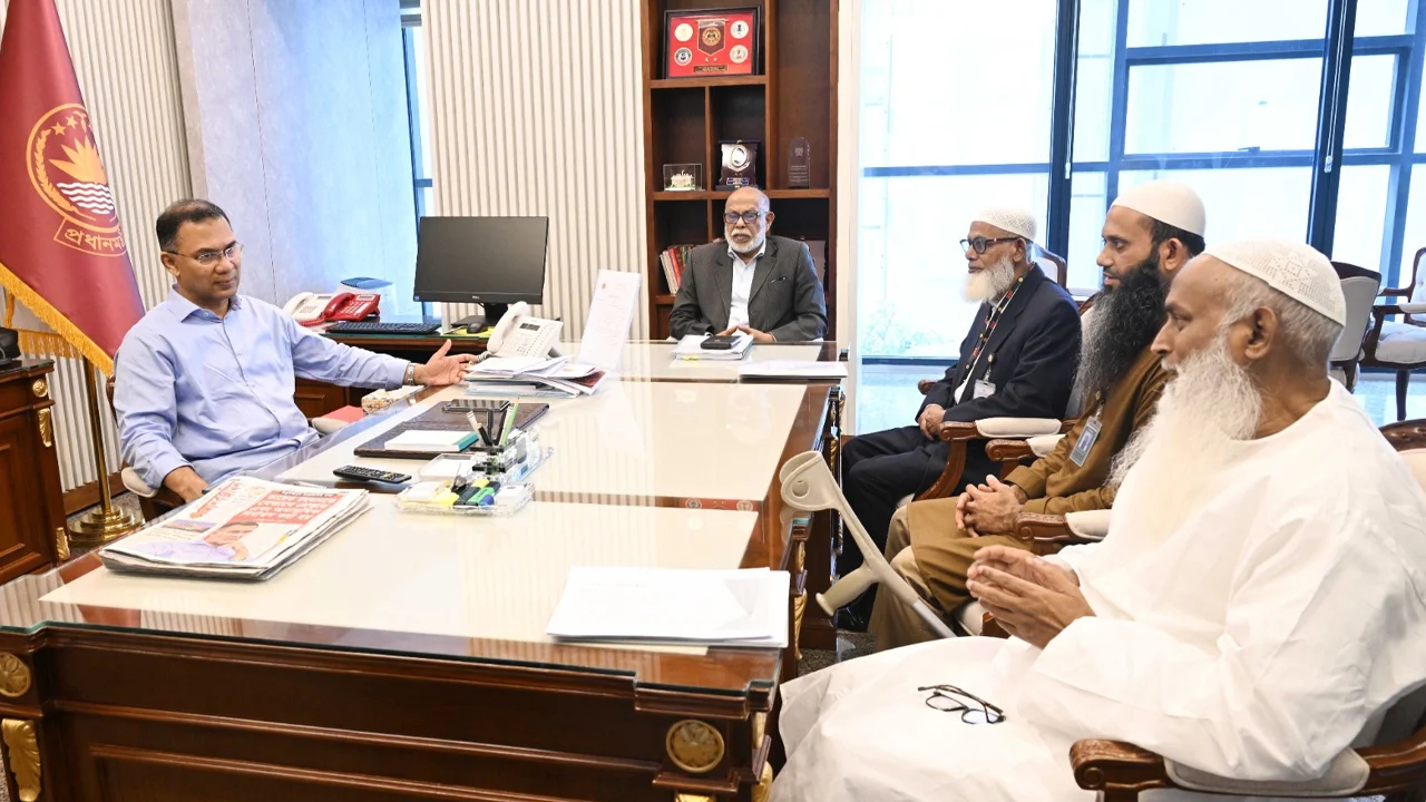 প্রধানমন্ত্রীর সঙ্গে ওয়াকফ প্রশাসকের সাক্ষাৎ