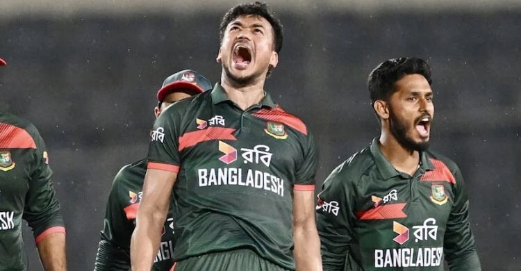 শূন্য রানেই ৩ উইকেট হারিয়ে অস্ট্রেলিয়ার লজ্জার শুরু