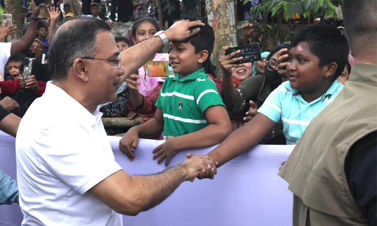 ক্ষণিকের দেখায় এক অনন্য আত্মিক বন্ধন