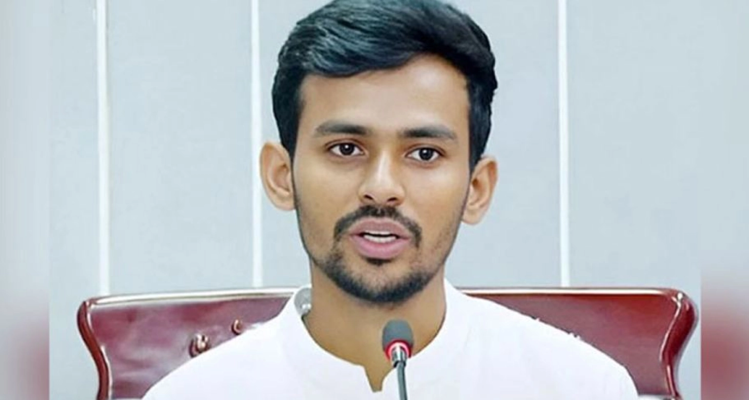উপদেষ্টাদের মধ্যে যারা রাজনীতি করবেন তাদের পদত্যাগ করা উচিত : আসিফ মাহমুদ