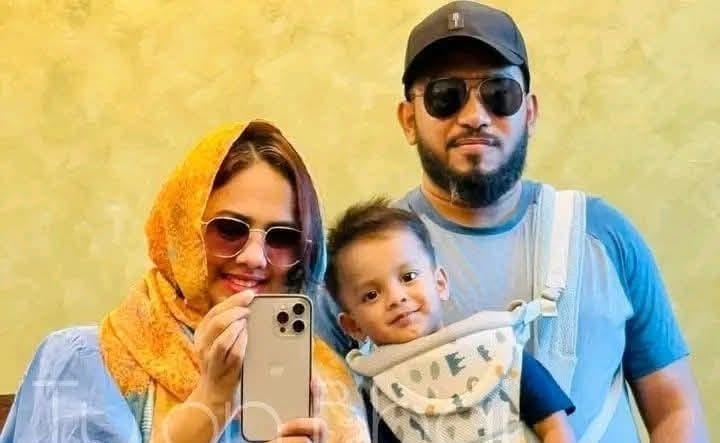 উত্তরায় অগ্নিকান্ডে নিহত চৌদ্দগ্রামের একই পরিবারের তিন জনকে ‎পাশাপাশি কবরে দাফন সম্পন্ন